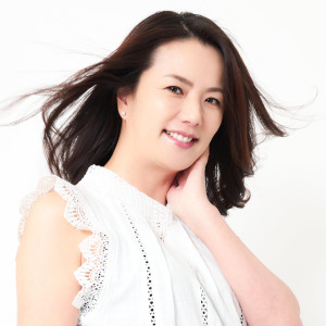菅野 安希子 氏